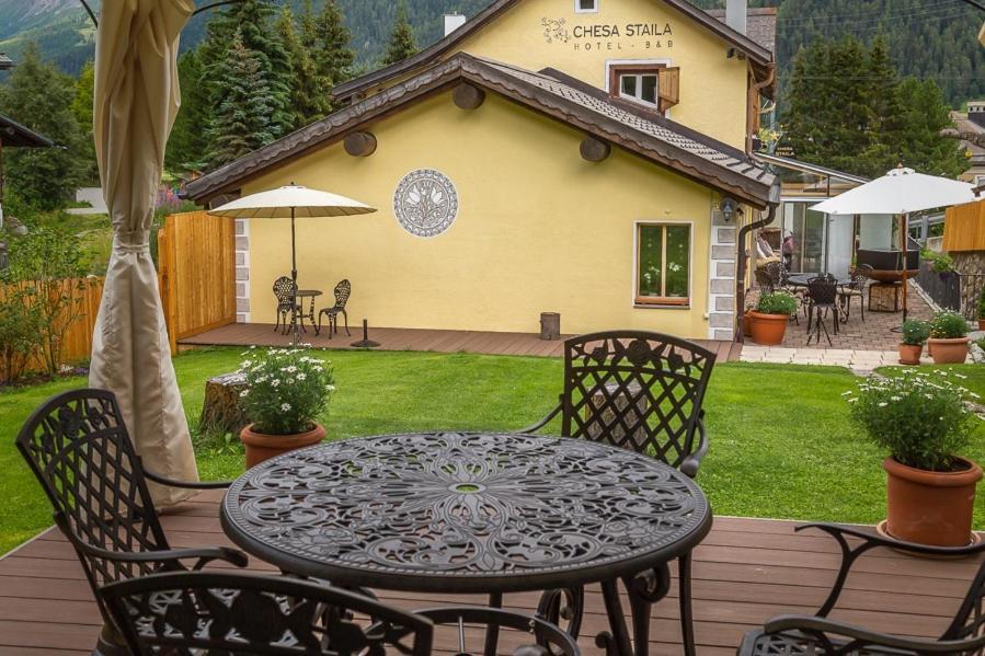 Hotel Chesa Staila La Punt-Chamues-ch Exterior photo