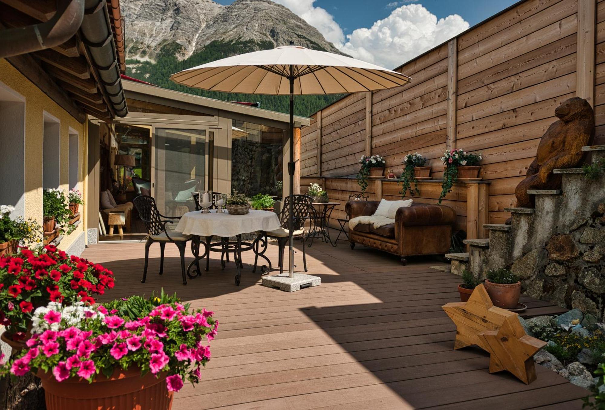 Hotel Chesa Staila La Punt-Chamues-ch Exterior photo